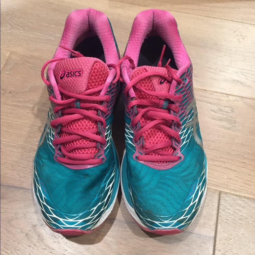 Women’s size 10 Asics Nimbus
